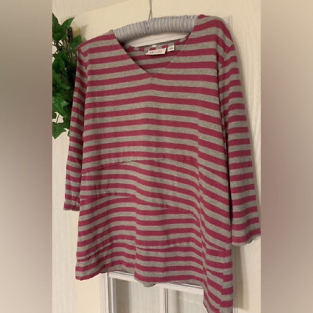 d&co. denim & company magenta gray striped layered top